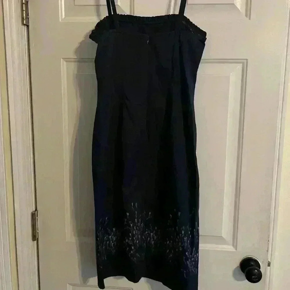 Harold’s Pencil Dress - Picture 1 of 3